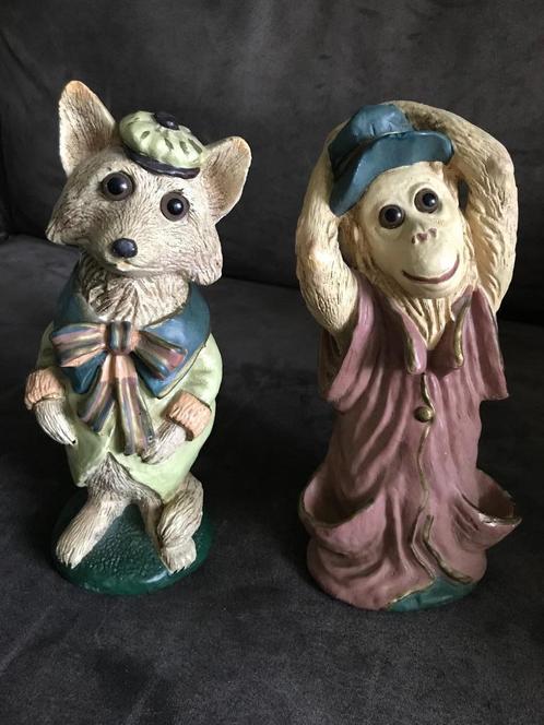 Vintage / Antieke Beeldjes van een Aap en een Vos., Verzamelen, Beelden en Beeldjes, Gebruikt, Dier, Ophalen of Verzenden