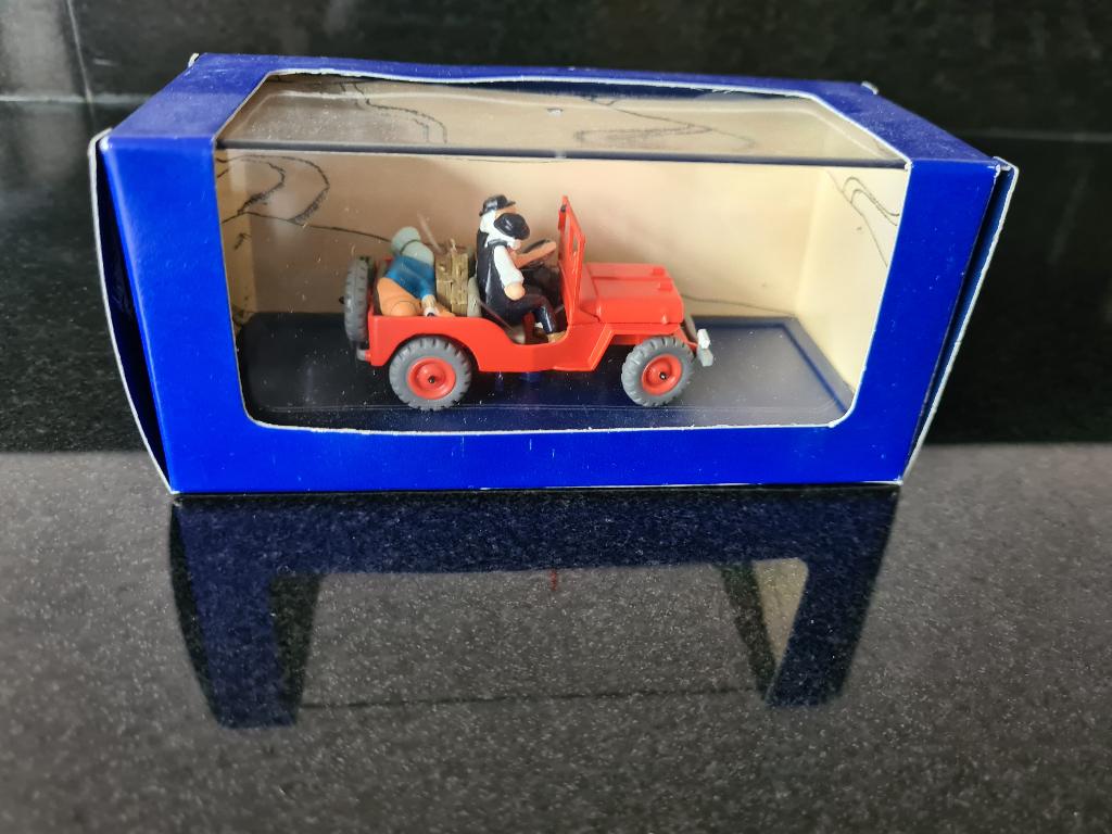 Kuifje auto - De Jeep Willys uit 'Kuifje en het zwarte goud', Verzamelen, Ophalen of Verzenden, Kuifje, Nieuw, Beeldje of Figuurtje