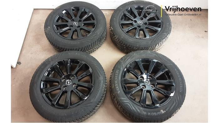 Velgen set + banden van een Opel Crossland X (Crossland X 17, Auto-onderdelen, Banden en Velgen, Personenwagen, Gebruikt, 3 maanden garantie