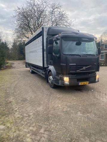 Volvo fl vee/paarden wagen beschikbaar voor biedingen