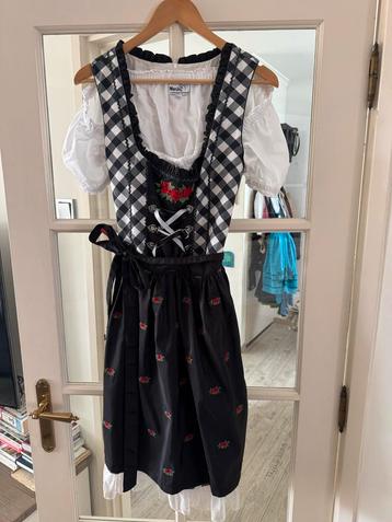 Zwart/Wit Dirndl XL - Carmenstyle met Petticoat beschikbaar voor biedingen