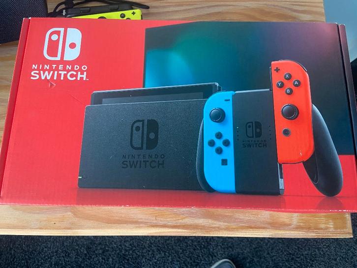 Nintendo Switch 1, Spelcomputers en Games, Spelcomputers | Nintendo Switch, Gebruikt, Switch Original, Met 2 controllers, Ophalen