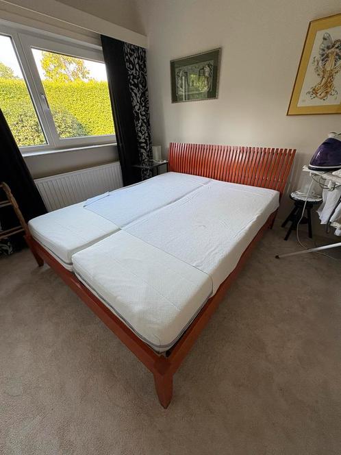 Tweepersoons bed 160x200 met verstelbare lattenbodems, Huis en Inrichting, Slaapkamer | Bedden, Gebruikt, Tweepersoons, 180 cm