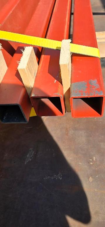 Koker 80x80x5mm nieuw menie ongebruikt. Prijs €60,- stuk. beschikbaar voor biedingen