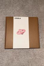 IKEA x Gustaf Westman roze lamp Stråla, Huis en Inrichting, Lampen | Tafellampen, Ophalen, Nieuw