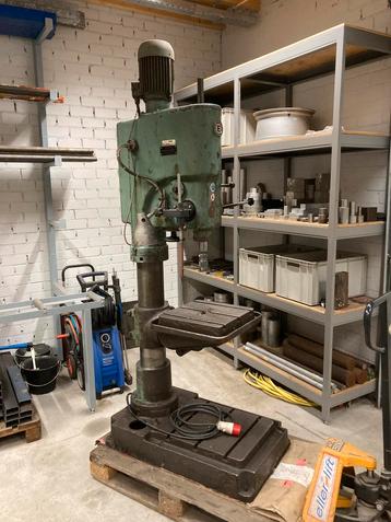 kolomboormachine tandwielaangedreven met voeding mc3  beschikbaar voor biedingen