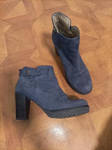 Debbie leren enkellaarzen met hak maat 39 beschikbaar voor biedingen