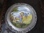 mooi porselein wandbord 20 cm in tinnen  lijst, Antiek en Kunst, Antiek | Wandborden en Tegels, Ophalen of Verzenden