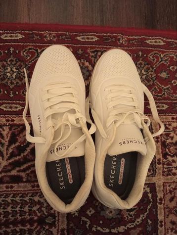 Skechers Sneakers Wit - Memory Foam Zool beschikbaar voor biedingen