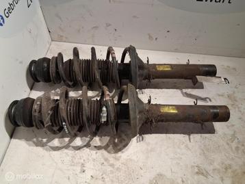 Veerpoot Vw New Beetle 1.6 Trendline ('98-'10) 1J0413031EF beschikbaar voor biedingen