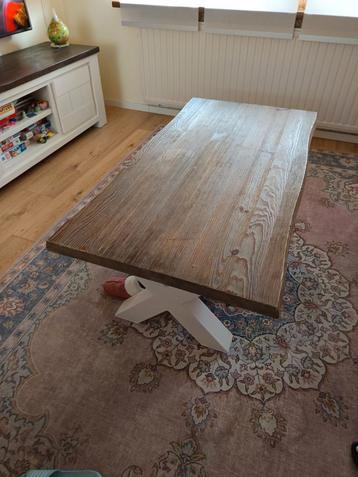 Boomstam salontafel met x poten beschikbaar voor biedingen