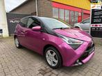 Toyota Aygo 1.0 VVT-i x-play AIRCO|CAMERA|GETINT GLAS|LM-VEL, Auto's, Voorwielaandrijving, Stof, Gebruikt, 4 stoelen