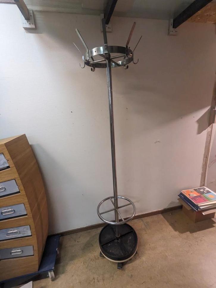 Vintage verchroomd stalen kapstok. Gispen? Ahrend? Pilastro?, Huis en Inrichting, Woonaccessoires | Kapstokken, Zo goed als nieuw