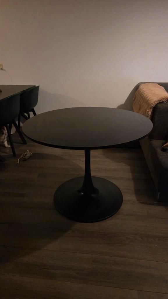 Ronde eettafel met stalen poot - Kwantum, Huis en Inrichting, Tafels | Eettafels, Gebruikt, 100 tot 150 cm, 100 tot 150 cm, Vier personen