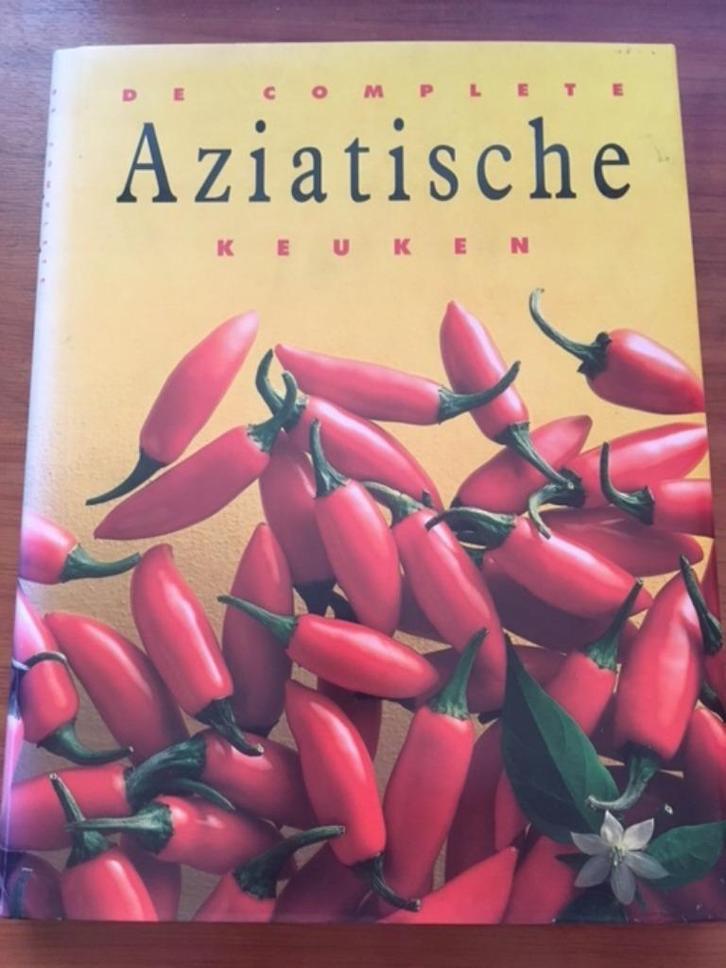 Kookboek: De complete Pasta / Aziatisch / Vegetarisch, Boeken, Kookboeken, Zo goed als nieuw, Hoofdgerechten, Overige gebieden