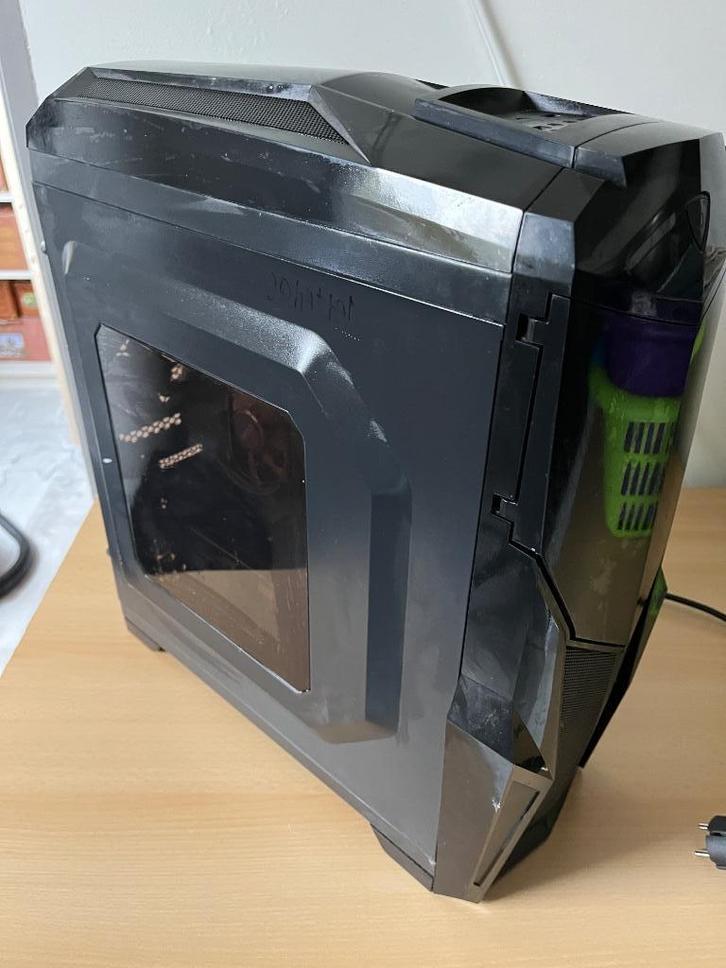 Game PC: Ryzen 7 2700, AMD Radeon RX 6750 XT 12 gb, Computers en Software, Desktop Pc's, Zo goed als nieuw, 3 tot 4 Ghz, SSD, 16 GB