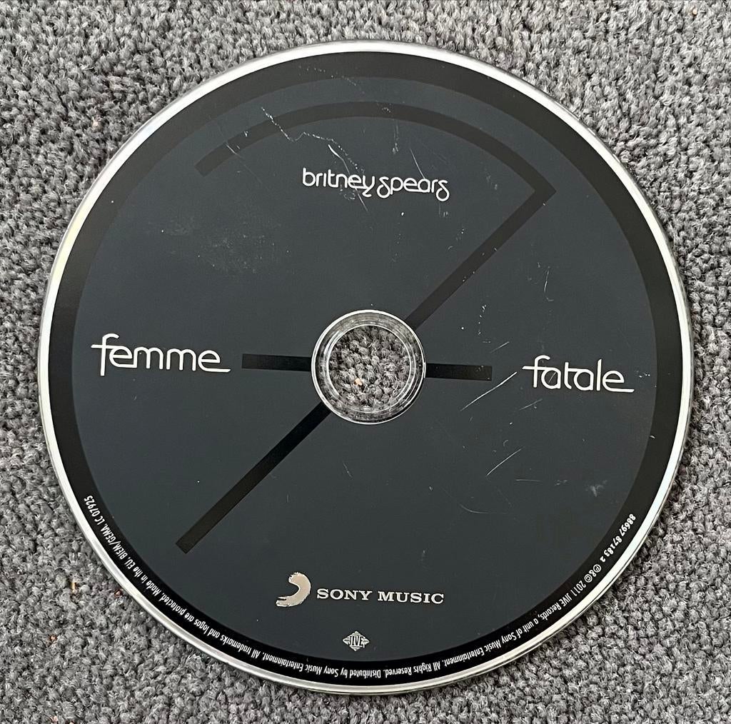 Britney Spears - Femme Fatale CD, Ophalen, Gebruikt