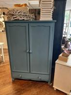Prachtige blauwe kledingkast 2-deurs, Huis en Inrichting, Ophalen, 100 tot 150 cm, Met hangruimte, Eikenhout
