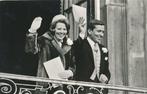 54 Prinses Beatrix en Claus Den Haag 17 februari 1966, Ophalen of Verzenden, Nederland, Kaart, Foto of Prent