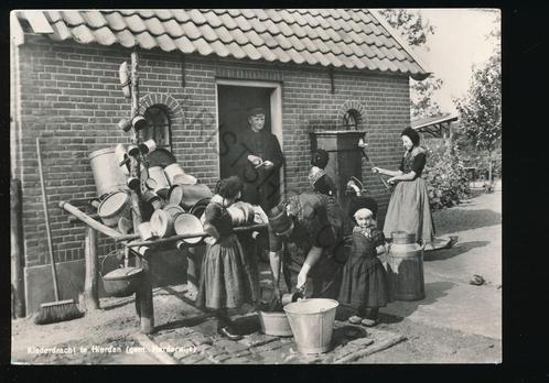 Hierden - Klederdracht - folklore [KRST005-5528, Verzamelen, Ansichtkaarten | Nederland, Gelopen, Gelderland, 1960 tot 1980, Verzenden