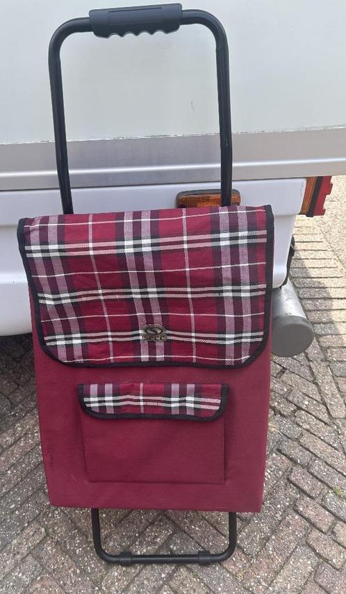 boodschappenkar bordeaux rood met inklapbaar onderstel, Sieraden, Tassen en Uiterlijk, Tassen | Reistassen en Weekendtassen, Gebruikt