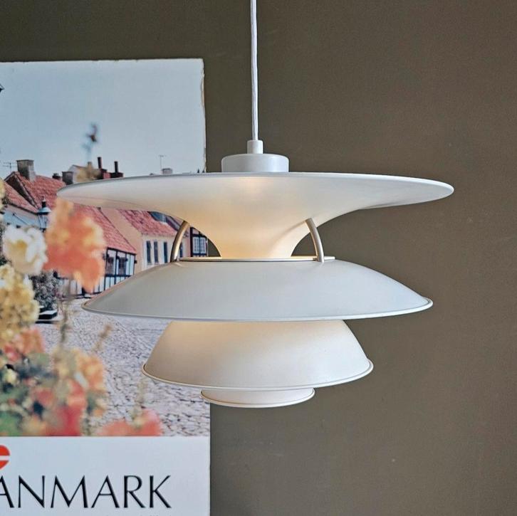 Als nieuw:  Deense PH5-4 1/2 Charlottenborg - Louis Poulsen, Huis en Inrichting, Lampen | Plafondlampen, Zo goed als nieuw, Metaal