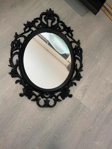 Zwarte Barok Spiegel beschikbaar voor biedingen