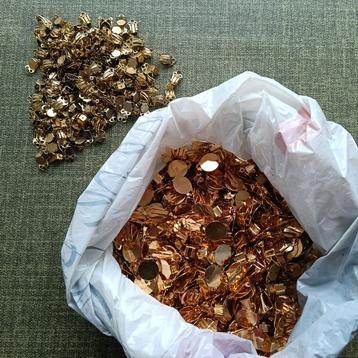 Gouden Oorbel Onderdelen - Clip-on beschikbaar voor biedingen