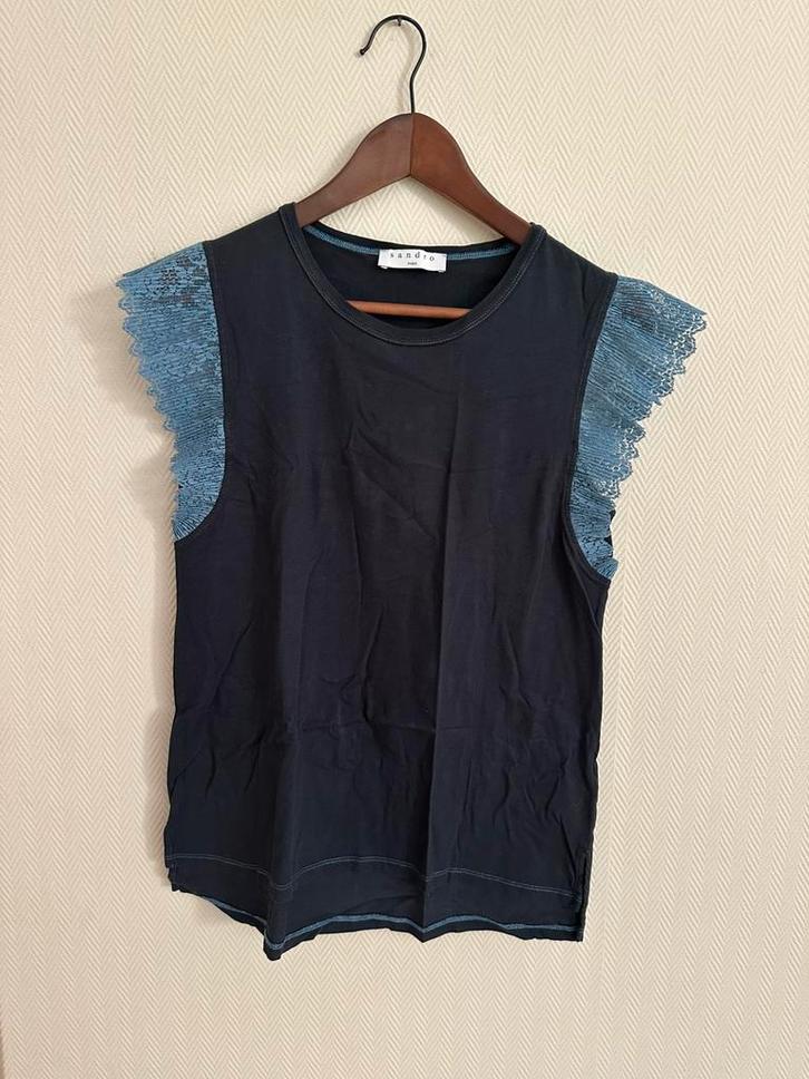 Sandro shirtje maat M, Kleding | Dames, Tops, Zo goed als nieuw, Maat 38/40 (M), Zwart, Korte mouw, Ophalen of Verzenden