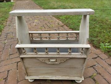Vintage brocante retro brocante lectuurbak beschikbaar voor biedingen