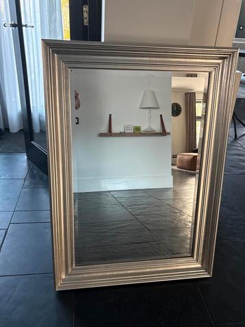 Grote Spiegel - 78x110 cm beschikbaar voor biedingen