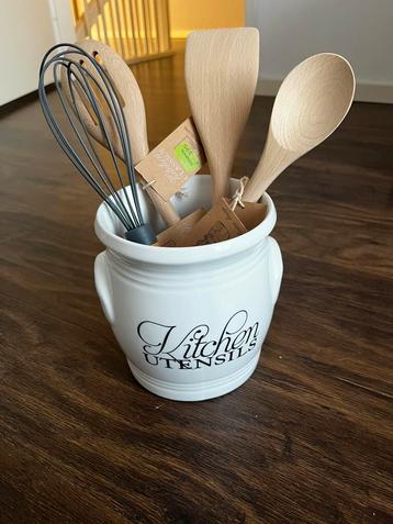 Nieuwe keukenpot met benodigheden van Riviera Maison beschikbaar voor biedingen