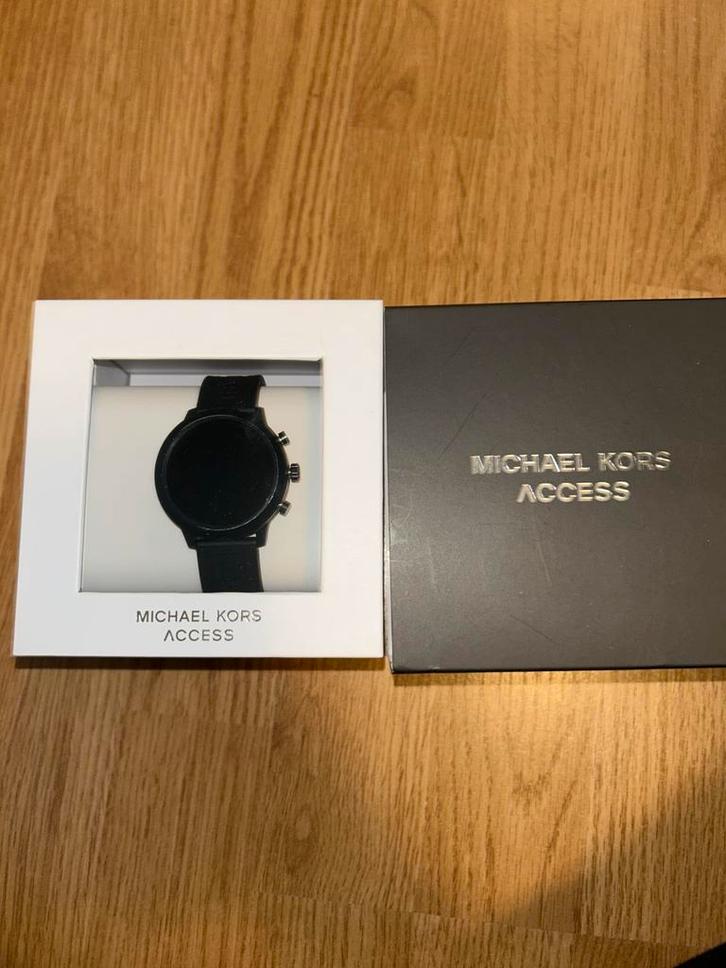 Michael Kors Smartwatch - Stijlvol en Functioneel, Sieraden, Tassen en Uiterlijk, Smartwatches, Zo goed als nieuw, Android, Zwart
