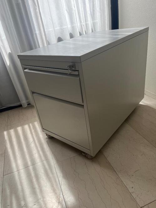 VELAAGD IN VRAAGPRIJS Ladenblok, Huis en Inrichting, Bureaus, Zo goed als nieuw, Bureau, Met wielen, Ophalen