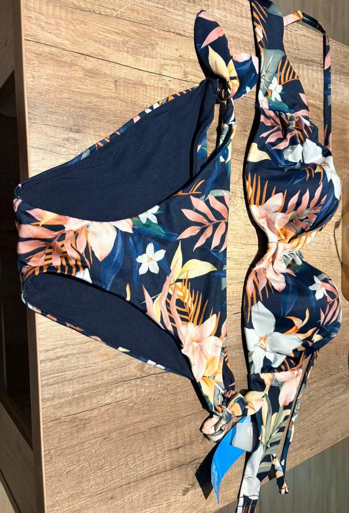 H&M bikini set – maat 46 (XL) – nieuw met kaartje, Kleding | Dames, Badmode en Zwemkleding, Nieuw, Bikini, Blauw, Ophalen of Verzenden