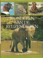 Wonderen van de reuzendieren - J. Klaarenbeek, Gelezen, Ophalen of Verzenden, Natuur algemeen, J. Klaarenbeek