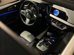 BMW 1-serie 118i Edition M Sport Shadow Line |PANO|SFEERVERL, Gebruikt, Met garantie (alle), Leder en Stof, Zwart