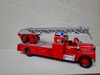 1:50 Corgi Mack B series rear mount ladder Milwaukee lim.ed., Hobby en Vrije tijd, Modelauto's | 1:50, Ophalen of Verzenden, Gebruikt