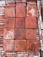 nr. 115 oude rode kleine plavuizen