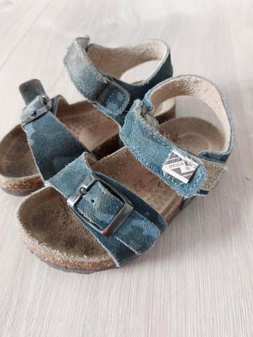 sandaaltjes van Shoeb.76 beschikbaar voor biedingen