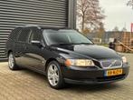 Volvo V70 2.4 140PK 2006 Zwart, Bluetooth, Stoelverw, Cruise, Voorwielaandrijving, 1800 kg, Leder en Stof, Zwart