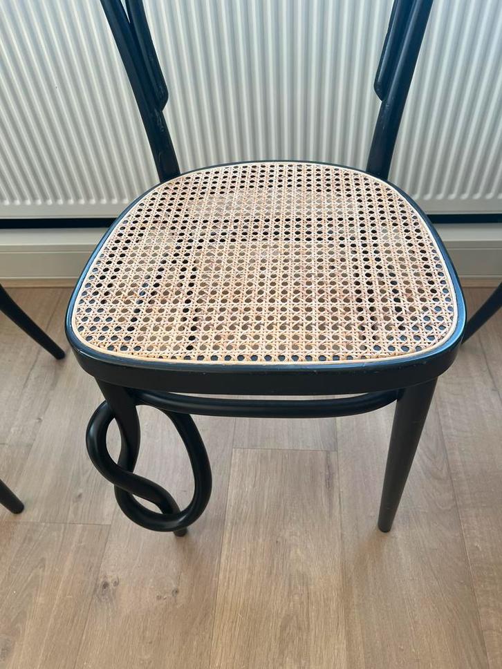 Thonet stoel   214 k. Stoelenmatterij descendre, Huis en Inrichting, Stoelen, Zo goed als nieuw, Eén, Zwart, Ophalen