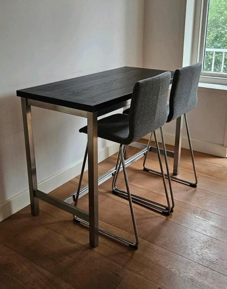 Bartafel (Ikea UTBY) + 2 barkrukken (Ikea VOLFGANG), Huis en Inrichting, Tafels | Statafels, Zo goed als nieuw, Ophalen