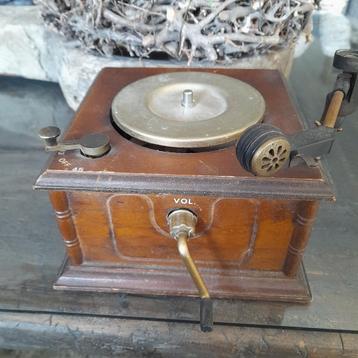 Mini platenspeler  vintage/ curiosa beschikbaar voor biedingen