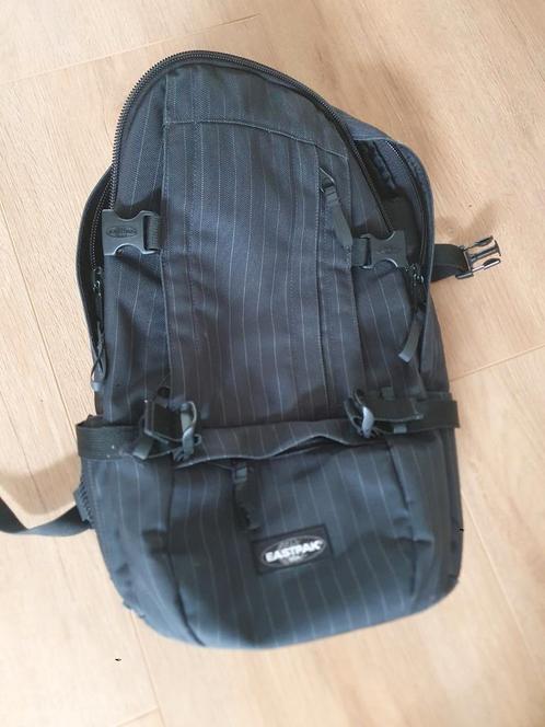 Eastpak Rugzak - Pinstripe Design, Sieraden, Tassen en Uiterlijk, Tassen | Rugtassen, Gebruikt, Eastpak, 25 tot 40 cm, 30 tot 45 cm
