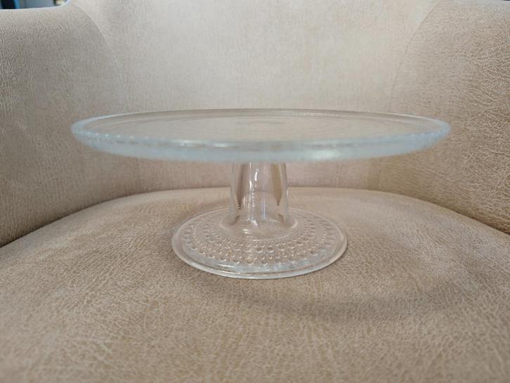 Iittala - Kastehelmi taartplateau Ø31,5, Huis en Inrichting, Woonaccessoires | Kandelaars en Kaarsen, Minder dan 25 cm, Overige materialen