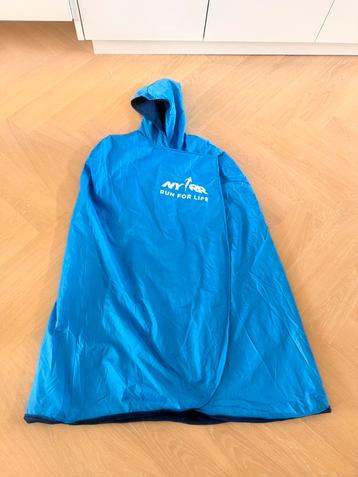 Originele en nieuwe NYC marathon warmte cape unisex beschikbaar voor biedingen