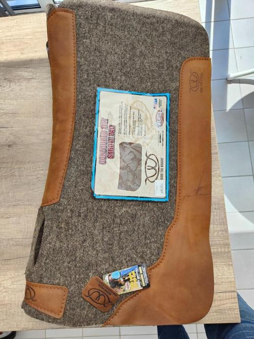 Weaver felt pad 31x32", Dieren en Toebehoren, Paarden en Pony's | Dekens en Dekjes, Zo goed als nieuw, Dekje, Ophalen of Verzenden