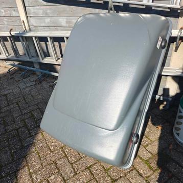Mooie dakkoffer  beschikbaar voor biedingen