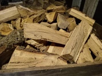 Eiken haardhout droog stookklaar  beschikbaar voor biedingen